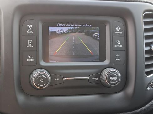 Used 2018 Jeep Compass Sport AWD/4WD image 27