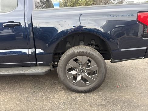 Used 2024 Ford F150 Lightning Lariat image 32