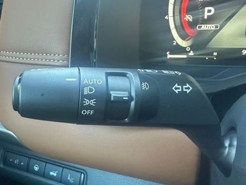 New 2025 Nissan Pathfinder Platinum w/ Lighting Package (N92) image 31