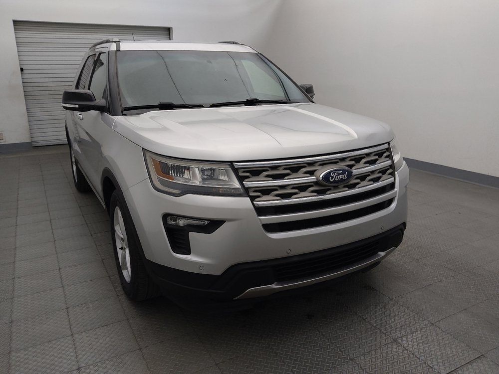 Used 2018 Ford Explorer XLT w/ Equipment Group 202A FWD image 14
