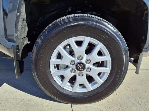 Certified 2024 Toyota Tacoma SR image 9