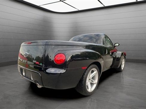 Used 2004 Chevrolet SSR w/ Preferred Equipment Group image 7
