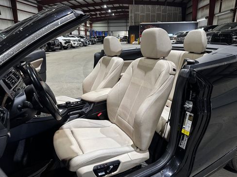 Used 2020 BMW 230i Convertible image 20