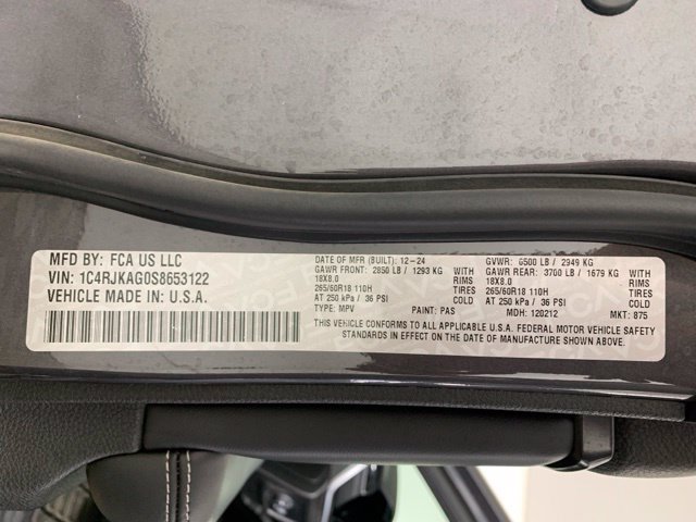 Used 2025 Jeep Grand Cherokee L Laredo AWD/4WD image 43