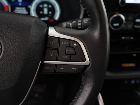 Used 2025 Toyota Highlander XSE image 19