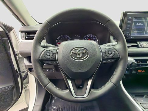Used 2020 Toyota RAV4 XLE Premium image 36