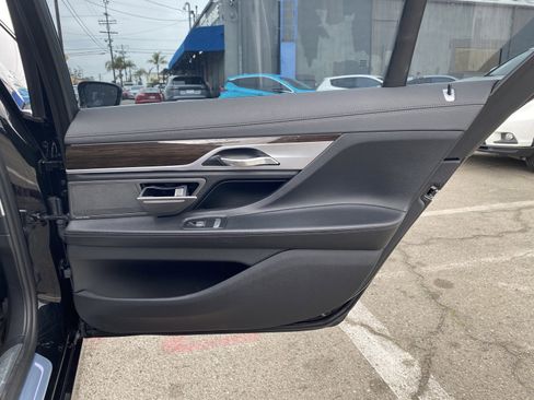 Used 2019 BMW 740i 740i image 15