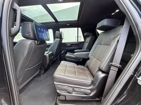 Used 2025 Chevrolet Tahoe High Country AWD/4WD image 35