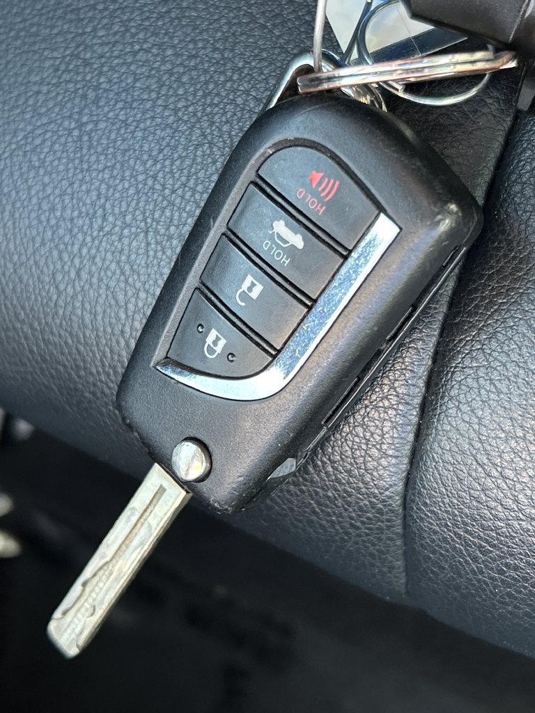 Used 2021 Toyota Camry SE FWD image 31