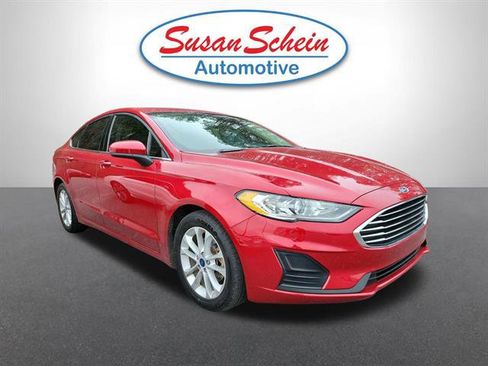 Used 2020 Ford Fusion SE image 3
