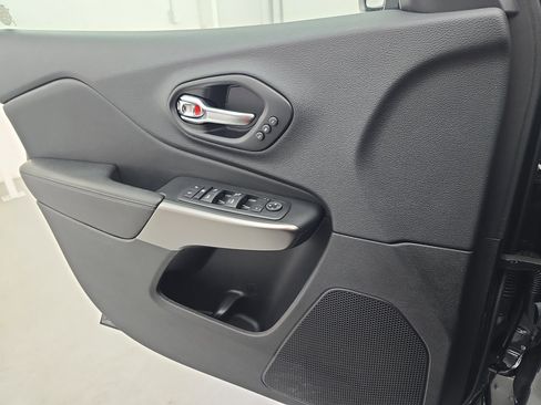 Used 2021 Jeep Cherokee Limited w/ Elite Package image 26