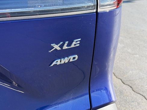 Used 2025 Toyota Corolla Cross XLE image 6