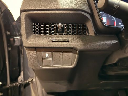 Used 2025 Honda CR-V LX image 14