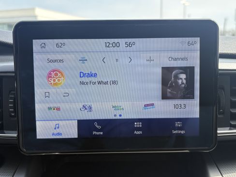 Used 2022 Ford Explorer XLT w/ Equipment Group 202A AWD/4WD image 24
