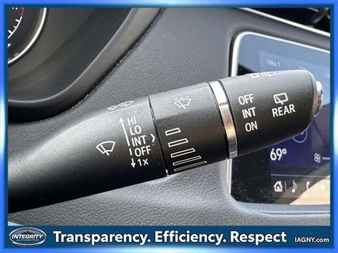 Used 2023 Cadillac XT4 Luxury w/ Cold Weather Package image 27