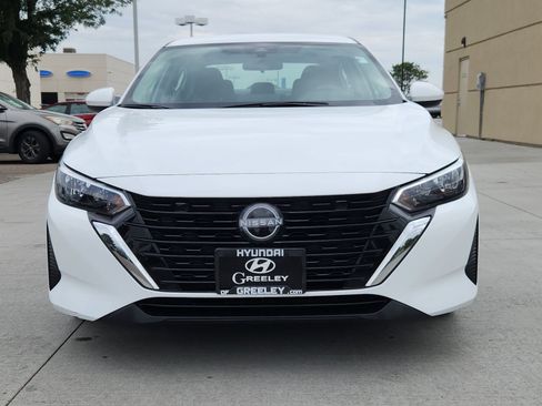Used 2024 Nissan Sentra SV FWD image 8