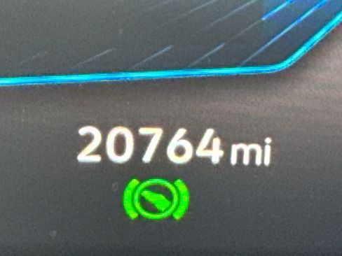 Certified 2024 Volkswagen Tiguan SE R-Line image 17