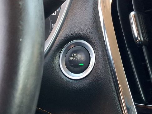 Used 2018 Chevrolet Traverse LT AWD/4WD image 21