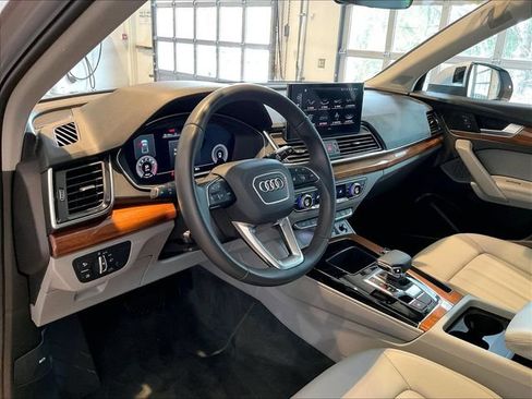Used 2023 Audi Q5 2.0T Premium Plus w/ Premium Plus Package AWD/4WD image 5