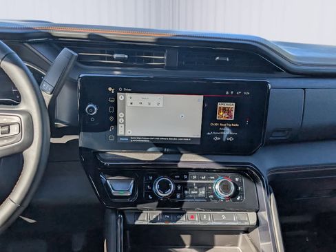 Certified 2024 GMC Sierra 2500 AT4 w/ AT4 Preferred Package image 15