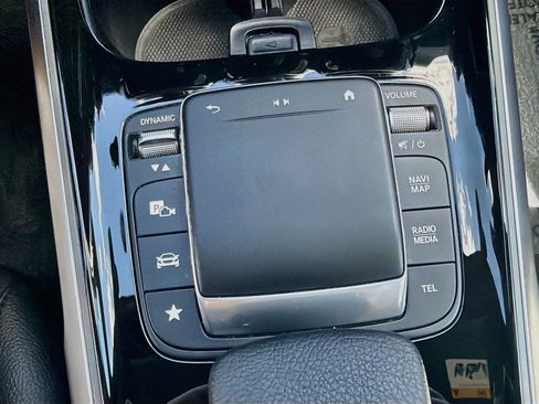 Used 2023 Mercedes-Benz GLB 250 4MATIC w/ Premium Package image 26