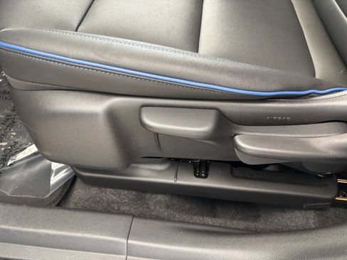 Used 2025 Buick Envista Sport Touring image 23