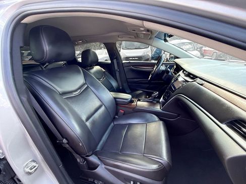 Used 2019 Cadillac XTS Luxury image 32