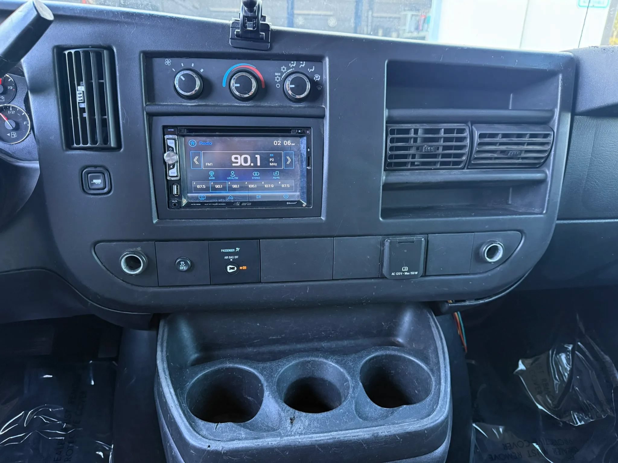 Used 2017 Chevrolet Express 3500 RWD image 21