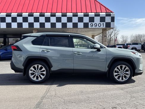 Used 2019 Toyota RAV4 XLE Premium w/ Cold Weather Package image 8