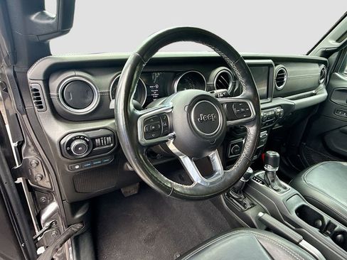 Used 2022 Jeep Wrangler Unlimited Sahara w/ Cold Weather Group AWD/4WD image 12