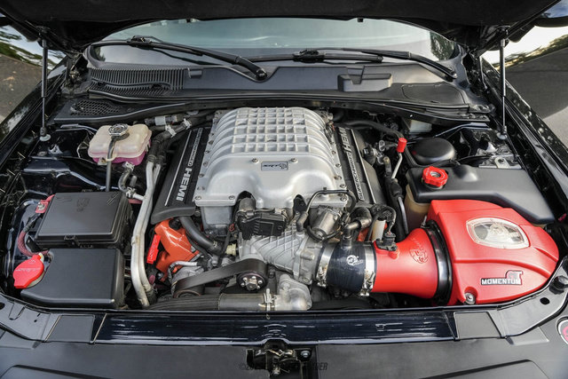 Used 2016 Dodge Challenger SRT Hellcat RWD image 16