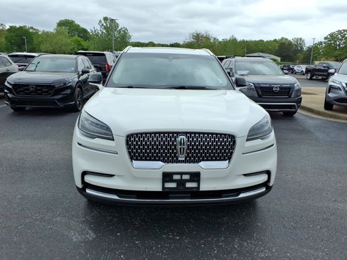 Used 2023 Lincoln Aviator AWD w/ Premium Package image 2