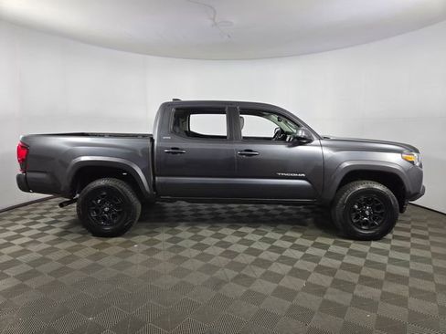 Used 2022 Toyota Tacoma SR5 w/ Technology Package RWD image 11