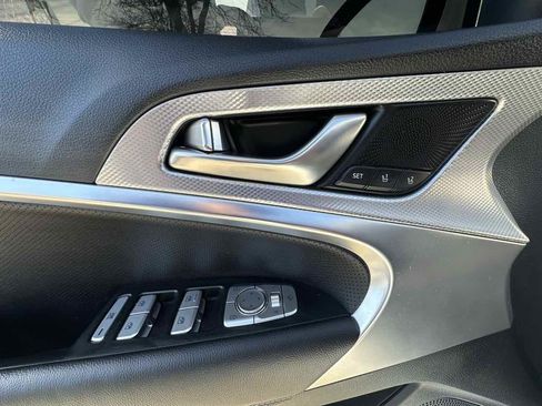 Used 2022 Genesis G70 3.3T image 23