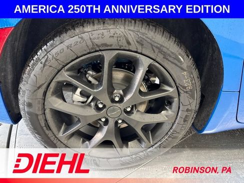 New 2027 Chrysler Pacifica Select FWD image 8