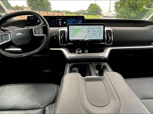 Used 2025 Ford Expedition Max Platinum AWD/4WD image 12