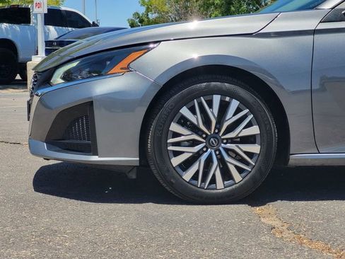 Certified 2025 Nissan Altima 2.5 SV FWD image 6