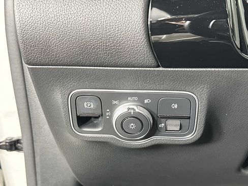 Used 2025 Mercedes-Benz GLA 250 4MATIC image 27