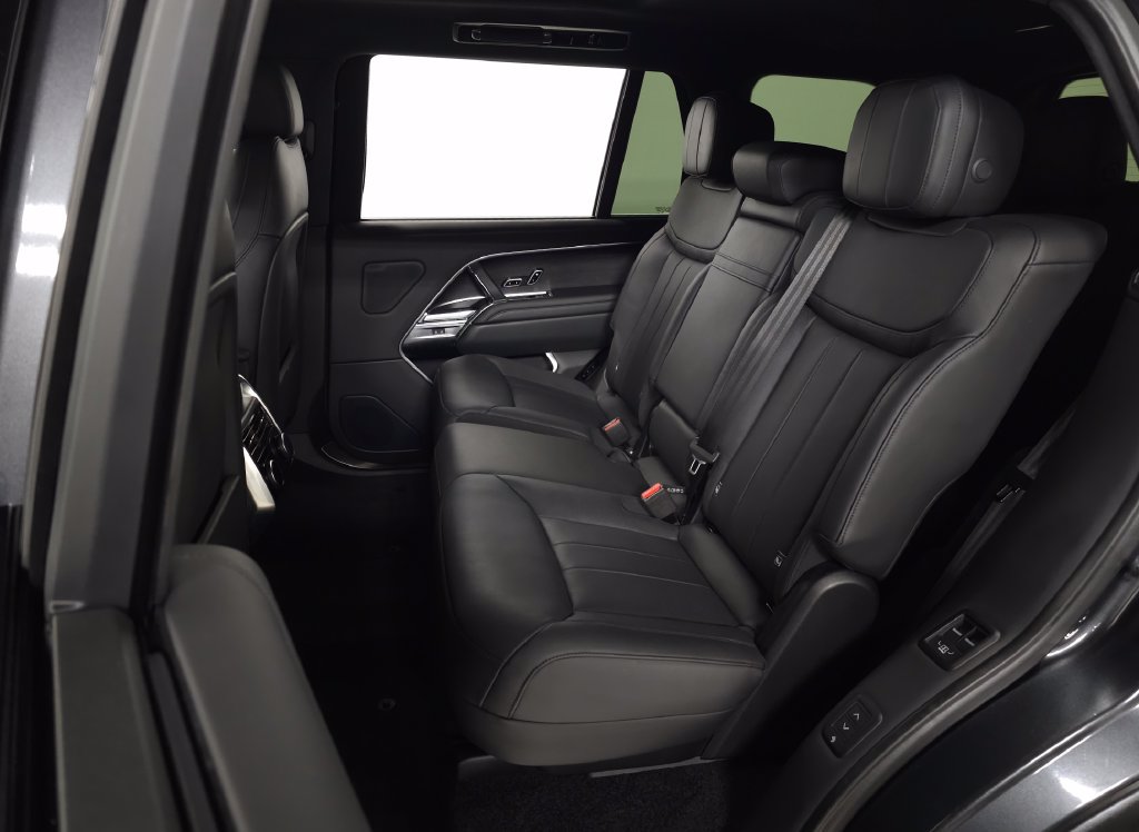 Used 2023 Land Rover Range Rover Long Wheelbase SE AWD/4WD image 42