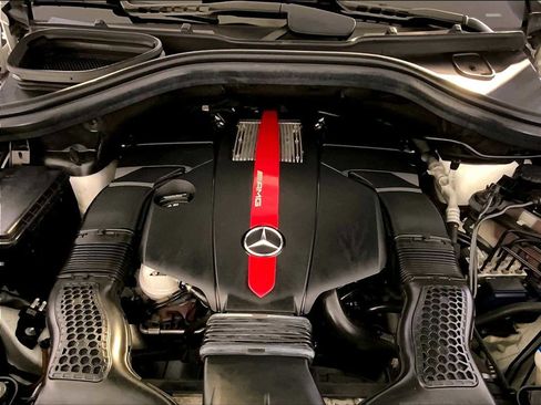 Used 2019 Mercedes-Benz GLE 43 AMG 4MATIC image 32