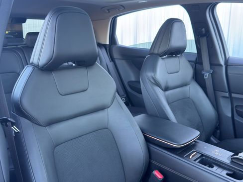 Used 2025 Nissan Ariya FWD image 38