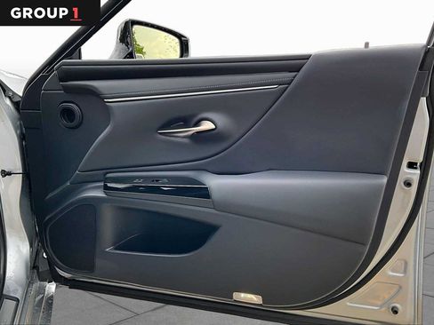Used 2025 Lexus ES 350 w/ Premium Package FWD image 20