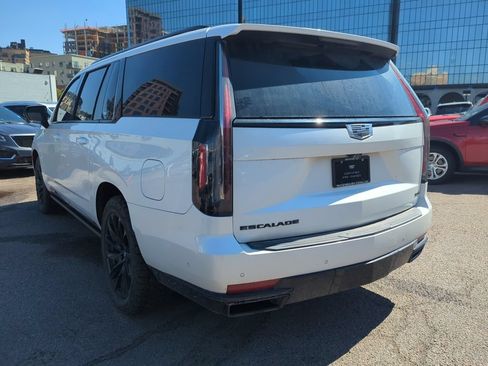 Used 2024 Cadillac Escalade ESV Sport Platinum w/ LPO, ONYX Package AWD/4WD image 5