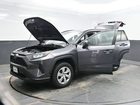Used 2021 Toyota RAV4 LE w/ Carpet Mat Package (TMS) AWD/4WD image 46