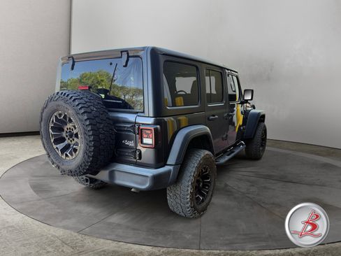 Used 2018 Jeep Wrangler Unlimited Sport S AWD/4WD image 4