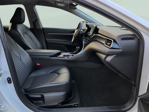 Used 2023 Toyota Camry SE image 37