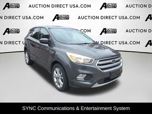 Used 2017 Ford Escape SE image 3