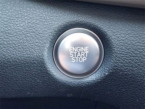 Used 2023 Hyundai Santa Fe SEL image 21