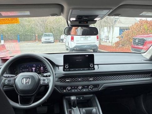 Used 2025 Honda Accord SE image 16