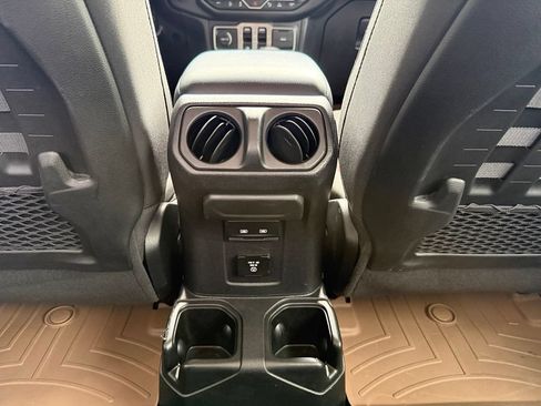 Used 2021 Jeep Wrangler Rubicon AWD/4WD image 29